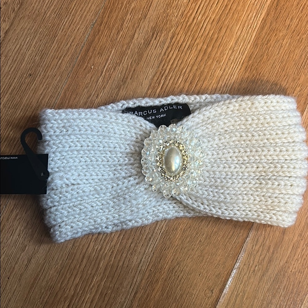 Cream Knitted Hair Accessory with Twisted Design